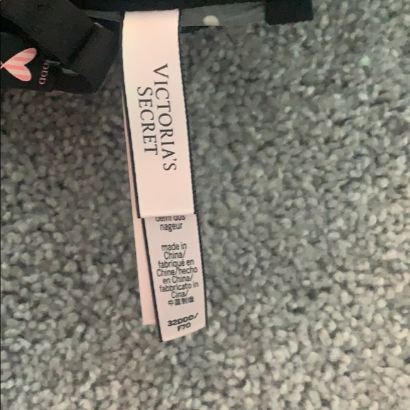 VS Sexy T racerback Demi bra - Picture 8 of 9